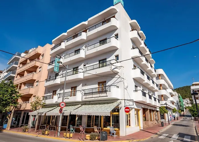 Hostal Y Apartamentos Santa Eulalia