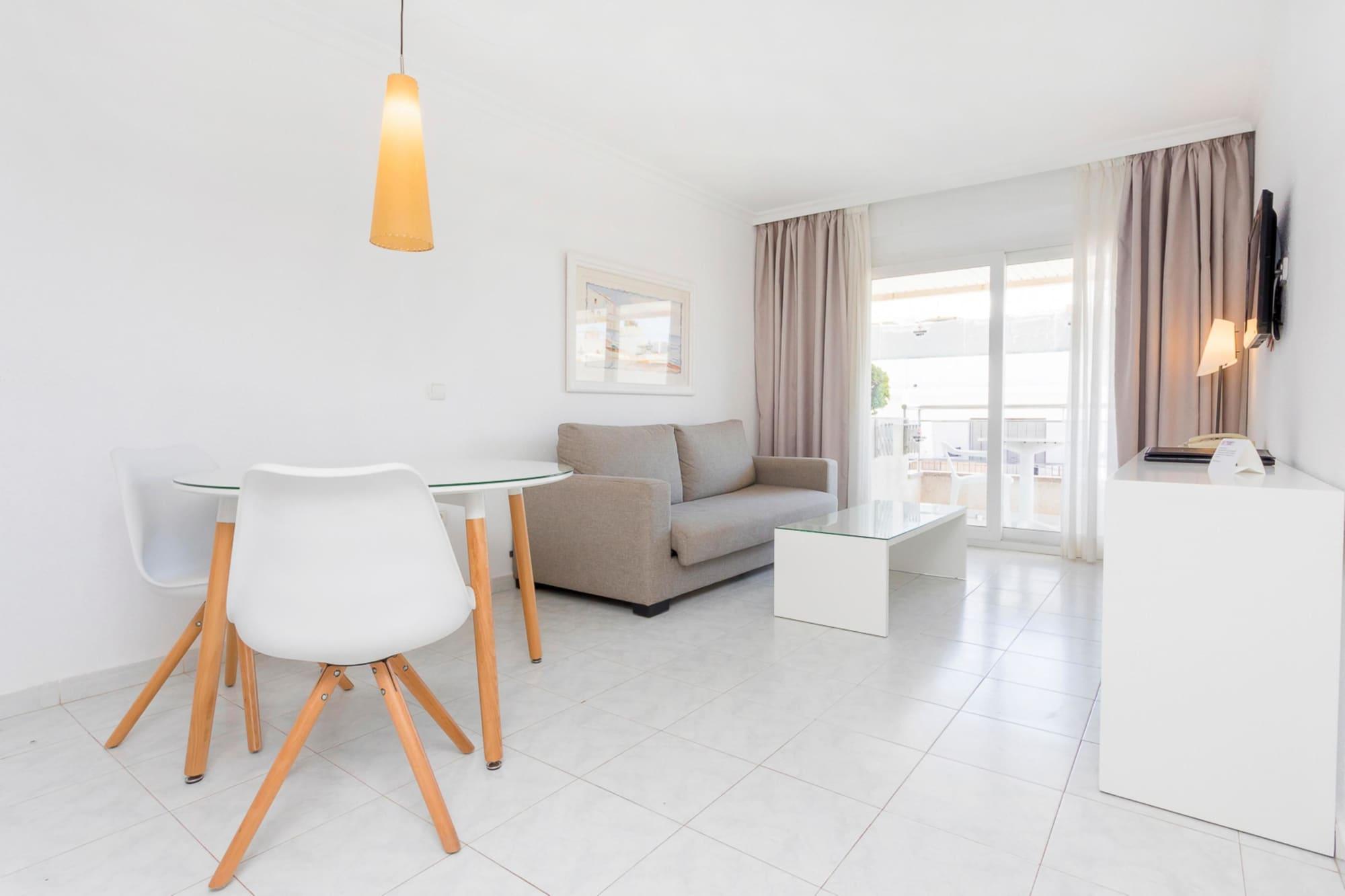 Duquesa Playa Apartahotel Santa Eulalia del Río