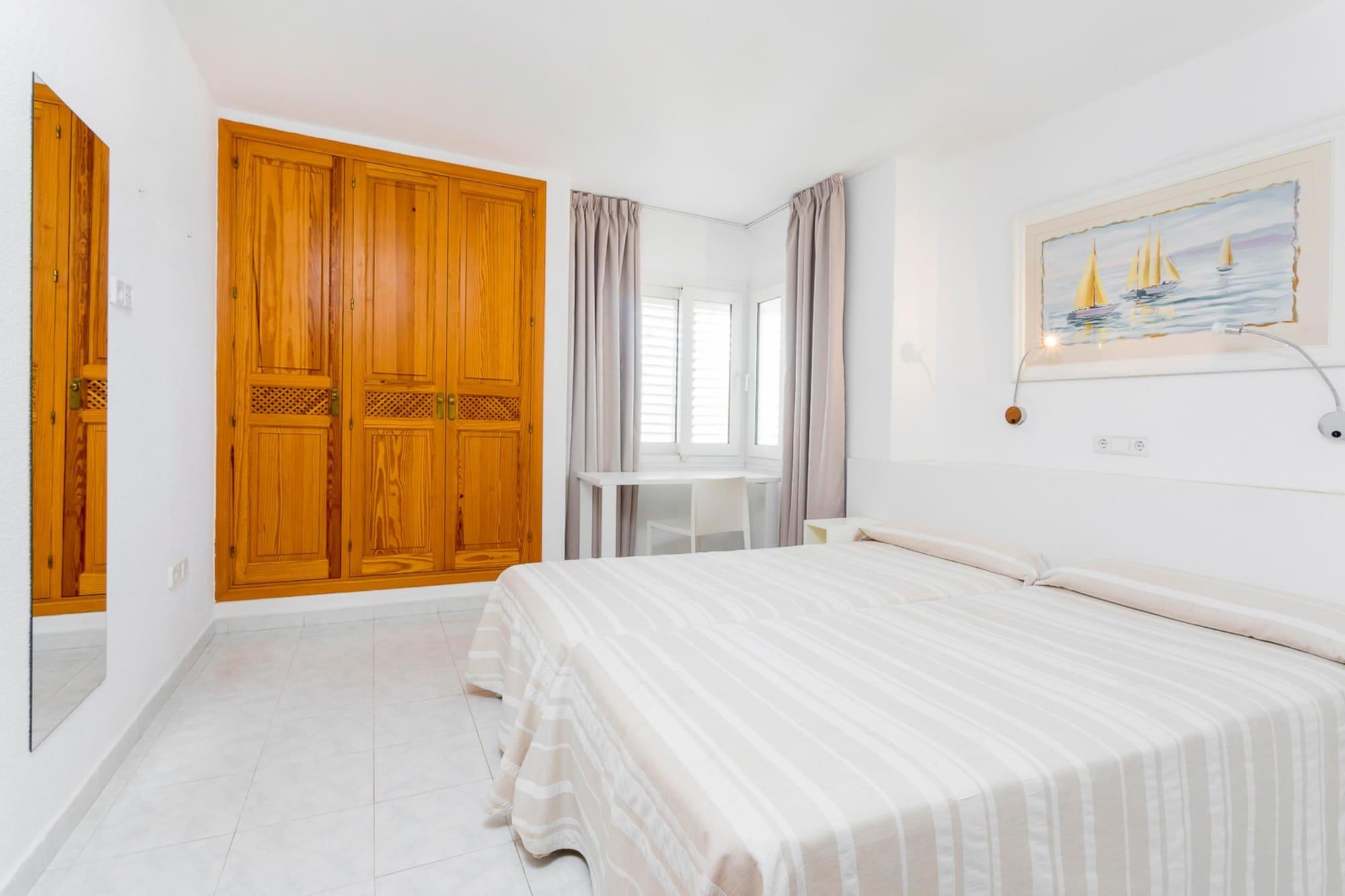 Apartahotel Duquesa Playa Santa Eulalia del Río