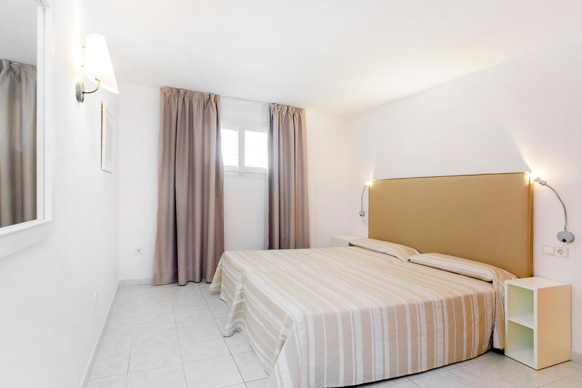 Duquesa Playa Apartahotel Santa Eulalia del Río