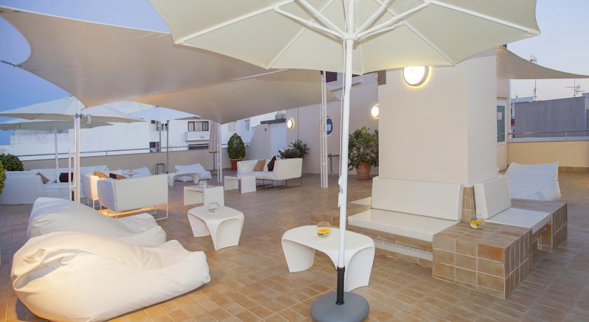 Duquesa Playa Apartahotel Santa Eulalia del Río
