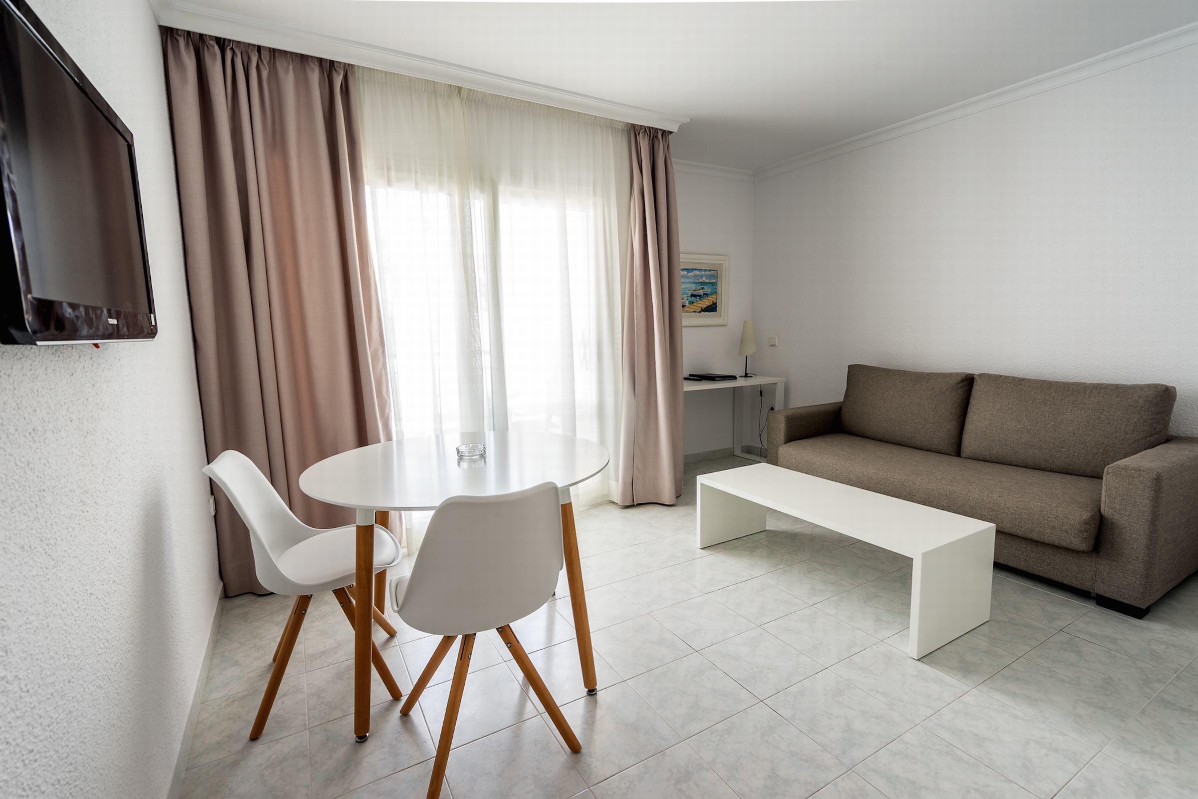 Apartahotel Duquesa Playa Santa Eulalia del Río