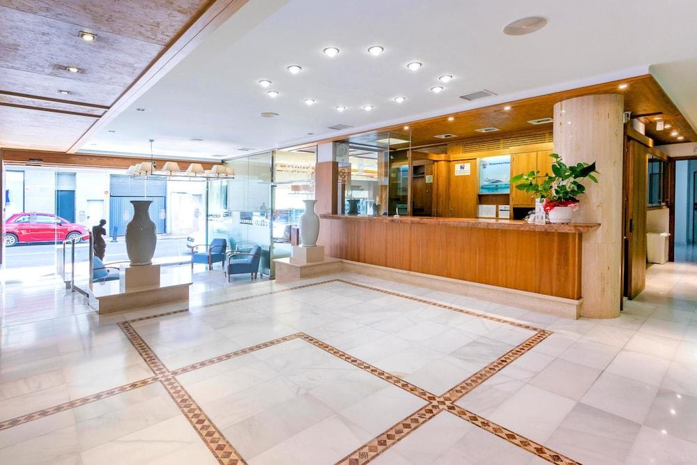 Duquesa Playa Apartahotel 4*