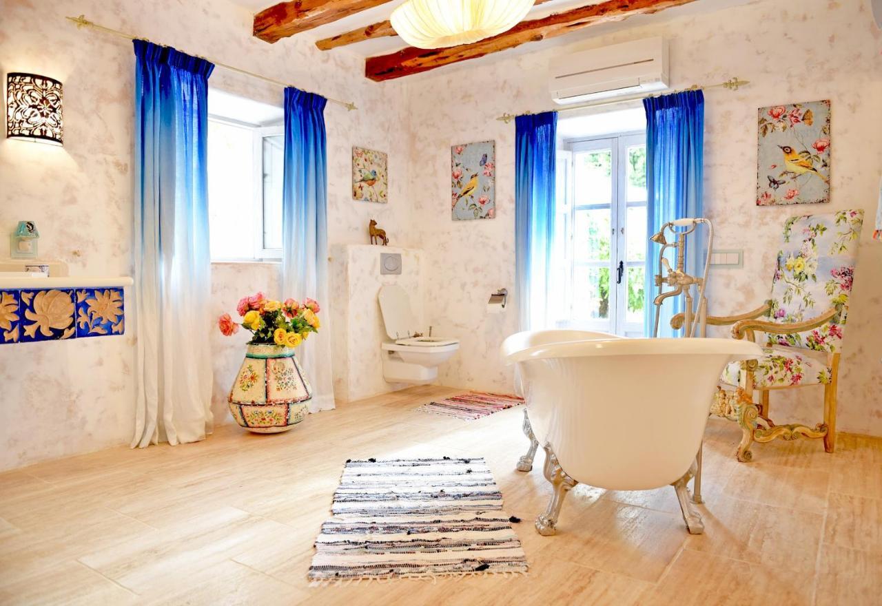 Hideaway Ibiza Hilltop Estate Arte 6 Bedrooms I Santa Eulalia Villa *