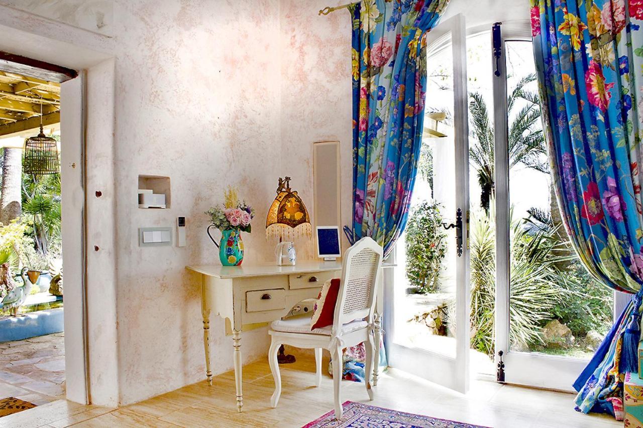Villa Hideaway Ibiza Hilltop Estate Arte 6 Bedrooms I Santa Eulalia *