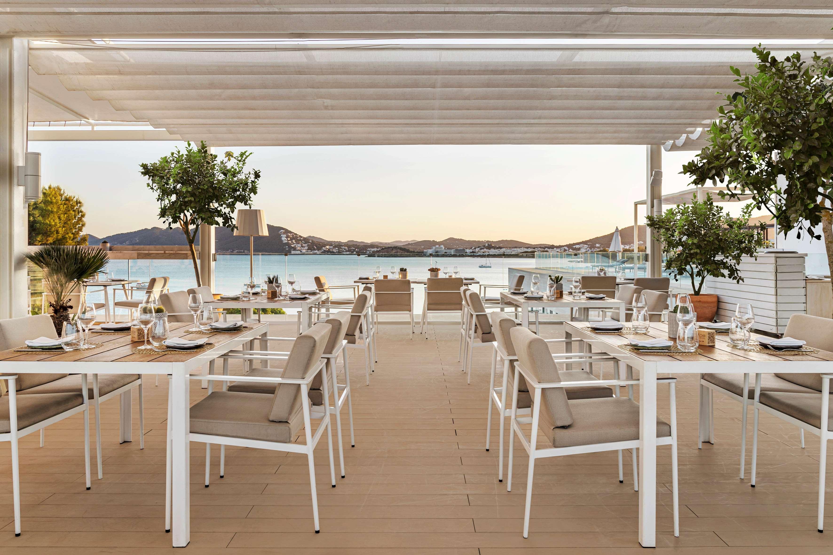 Me Ibiza - The Leading Of The World 5* Santa Eulària des Riu