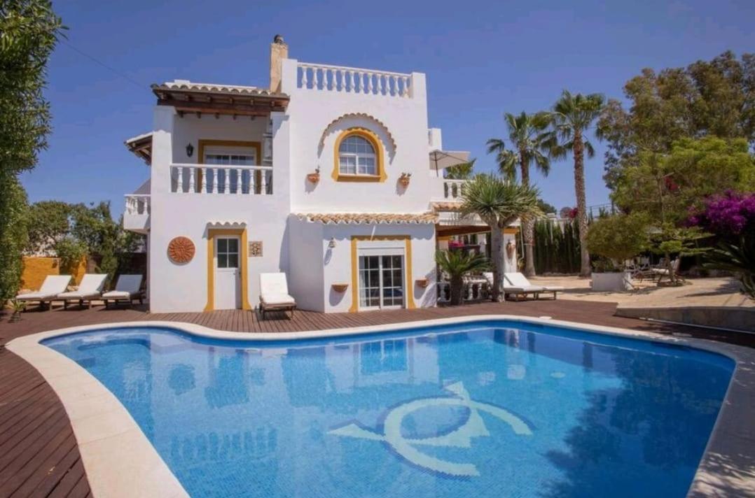 Alba Ibiza Santa Eularia des Riu