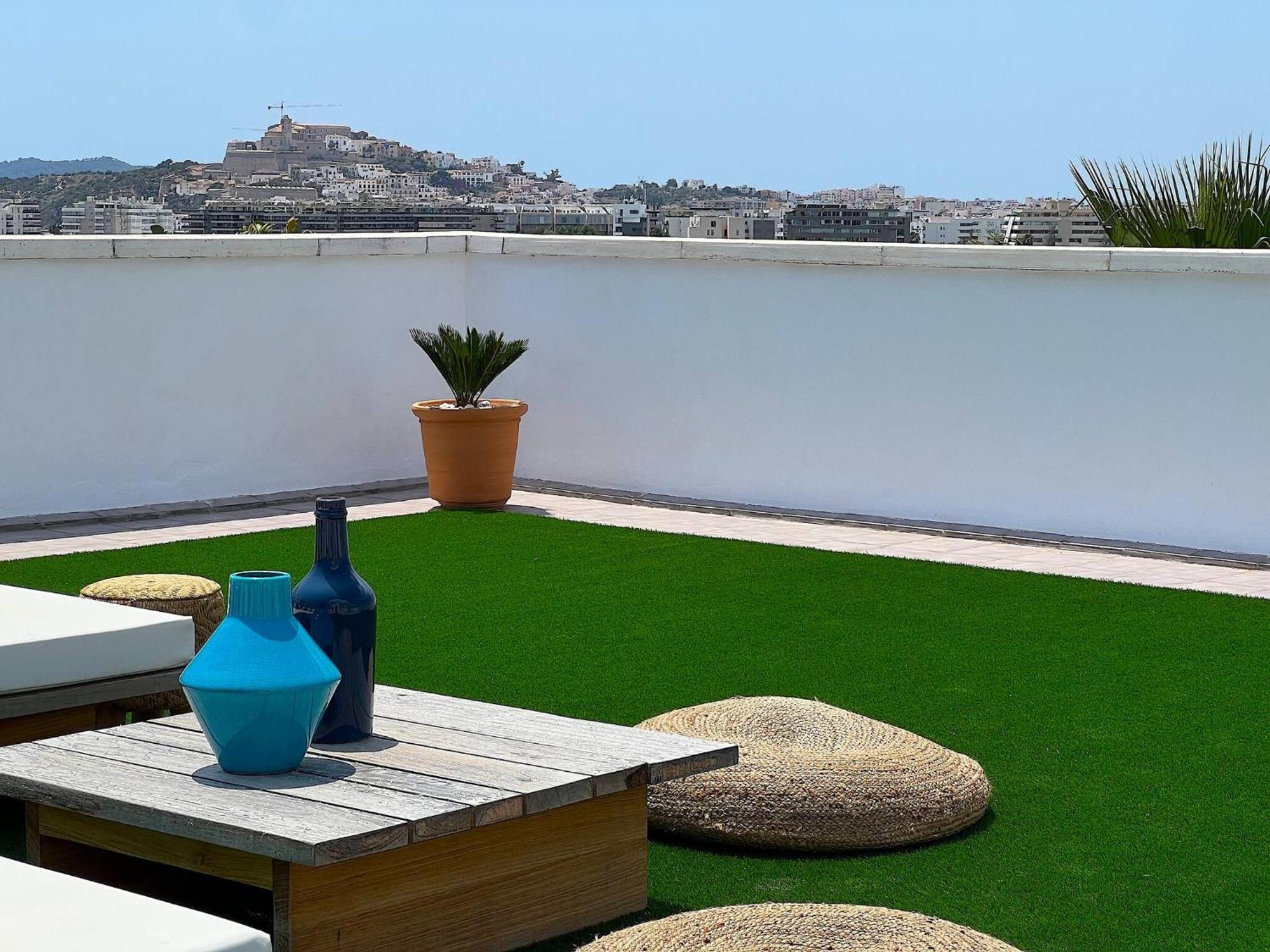 Inibiza - Julieta Villa
