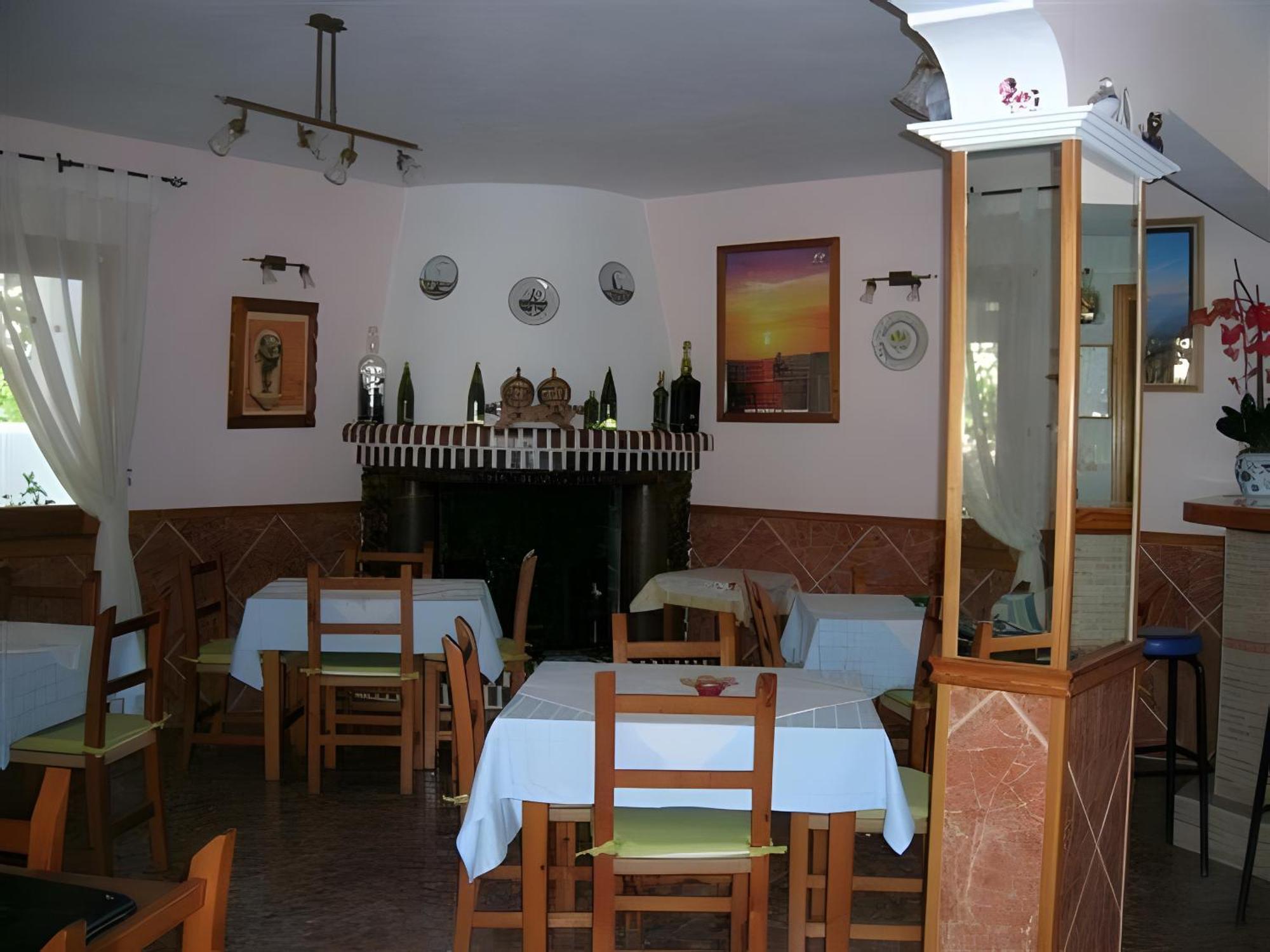 3 Golondrinas Santa Eularia des Riu
