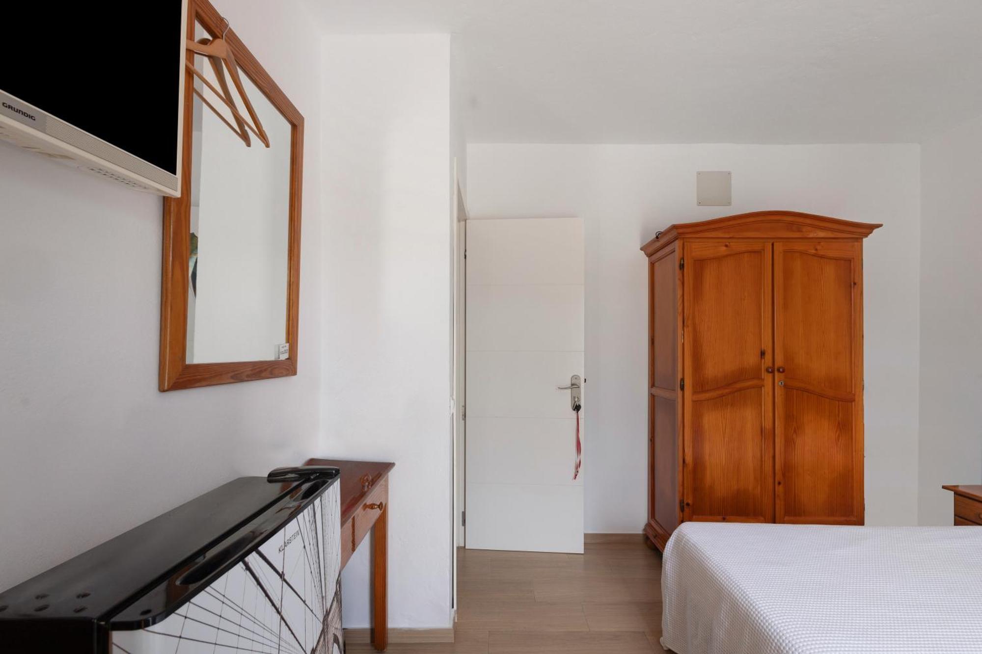 3 Golondrinas * Santa Eularia des Riu