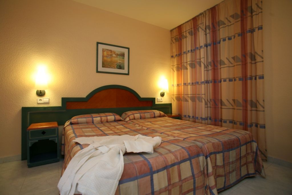 Apartahotel Duquesa Playa Santa Eulalia del Río