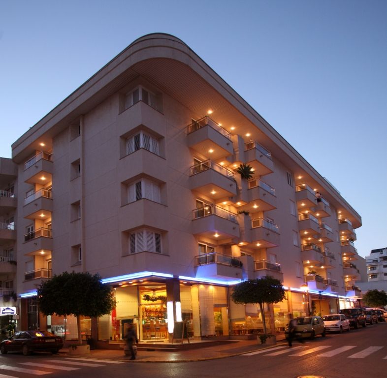 Duquesa Playa Apartahotel