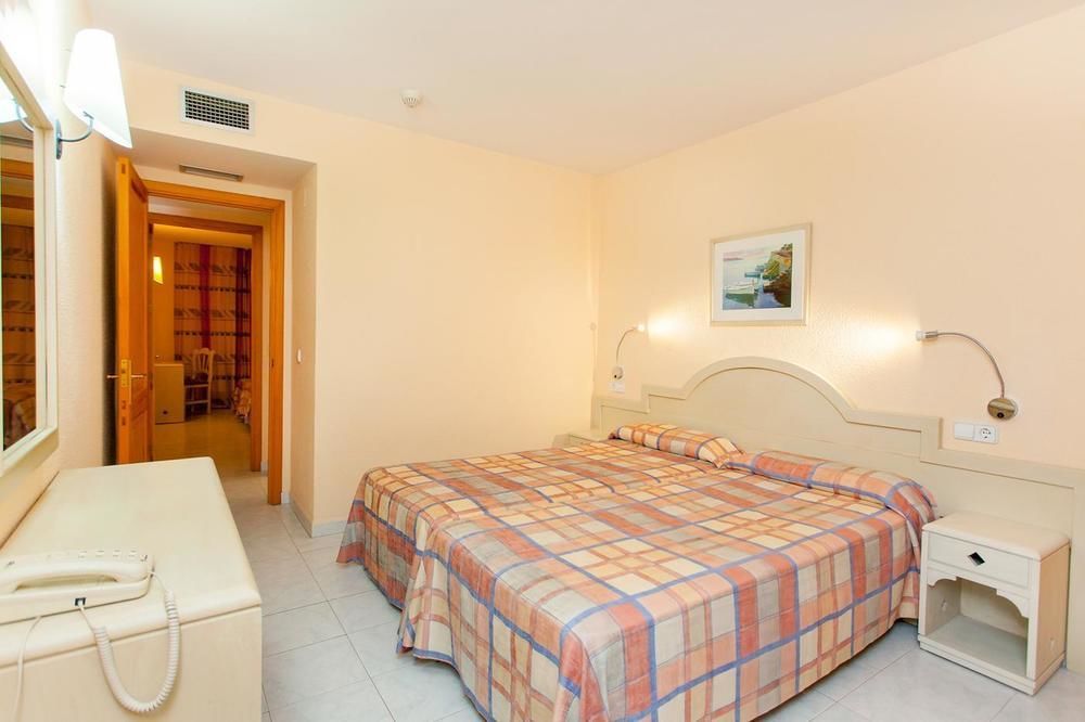 Duquesa Playa Apartahotel 4*