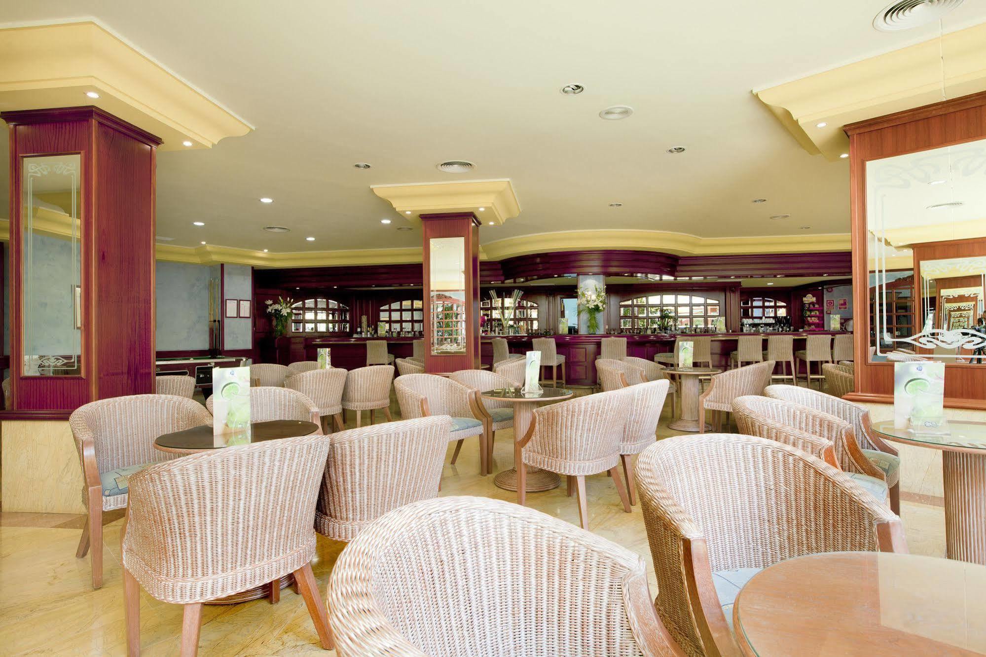 Grupotel Santa Eularia & - Adults Only Hotel Santa Eulalia del Río