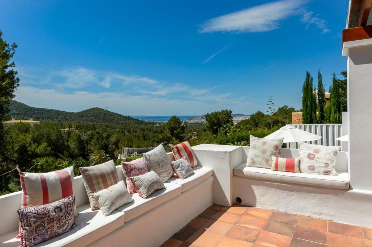 House With 5 In Furnet With Wonderful Sea View, Private Pool, Enclo...