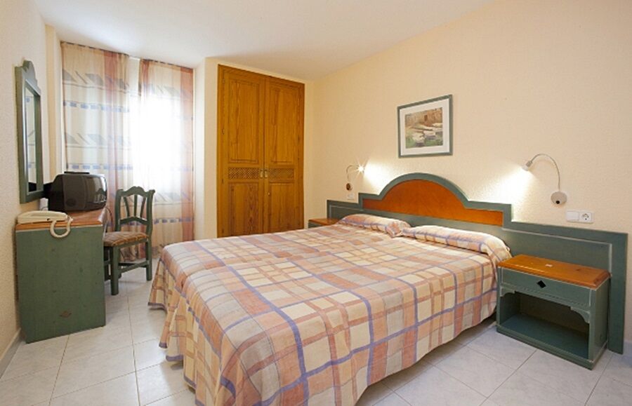 Apartahotel Duquesa Playa Santa Eulalia del Río