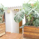 Nanit Rooms Ibiza Hostal