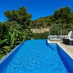 Villa Amarantos
