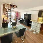 Lovely Ensuite Double Room In Shared Apartment In The Centre Of Santa Eularia - Close To The Beach, Shops, Bars And Restaurants