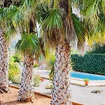 Las Palmeras