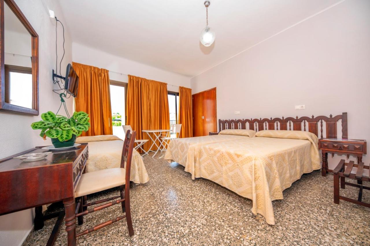 Guest house Y Santa Eulalia 2*