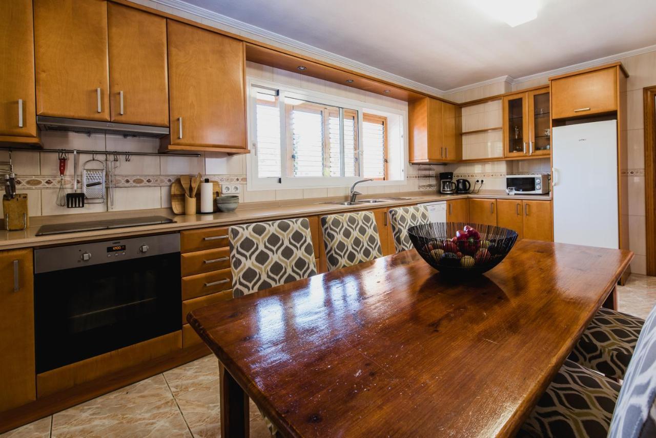 Friends & Family Friendly 5 Bedroom In Jesus Villa *
