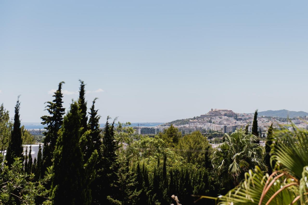 Friends & Family Friendly 5 Bedroom In Jesus * Santa Eularia des Riu