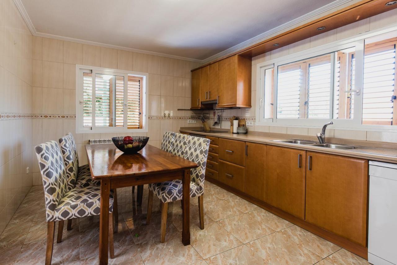 Friends & Family Friendly 5 Bedroom In Jesus *