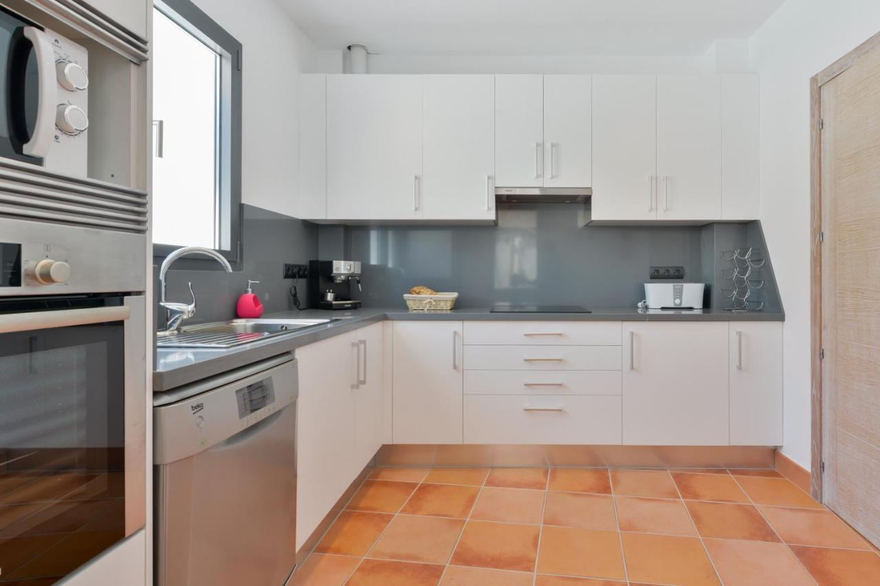 New With Pool 19 Mins From Ibiza Town Cana Clara Villa *