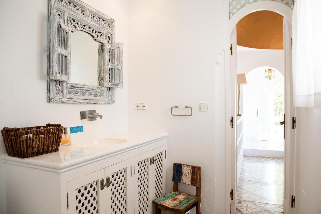 Villa 8Br, Sea Views, Walk To The Beach, Pool Santa Eularia des Riu