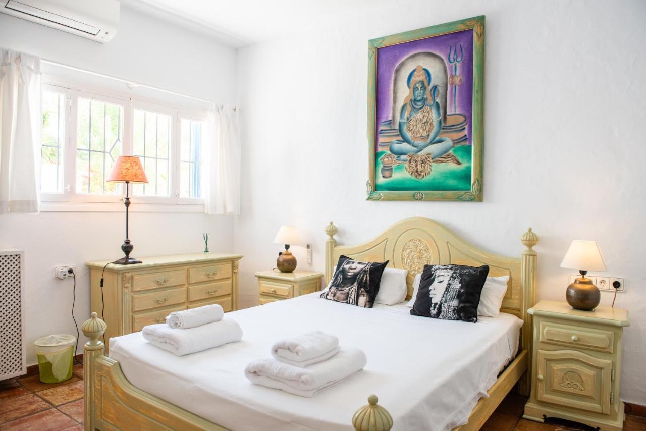 Villa 8Br, Sea Views, Walk To The Beach, Pool Villa