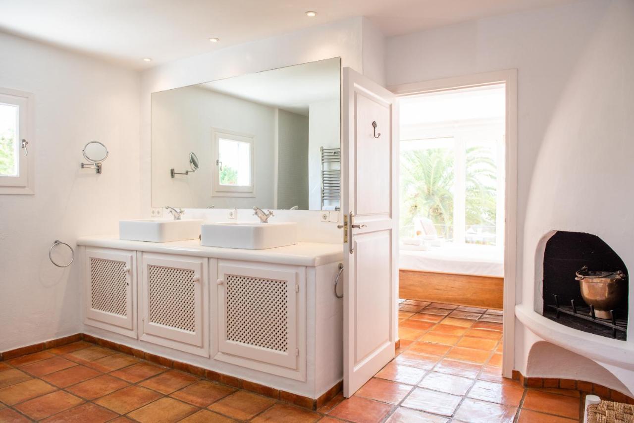 Villa 8Br, Sea Views, Walk To The Beach, Pool * Santa Eularia des Riu