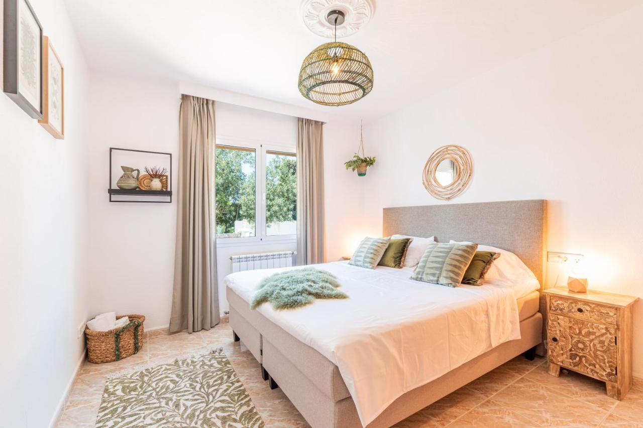 Villa Friends & Family Friendly 5 Bedroom In Jesus Santa Eularia des Riu