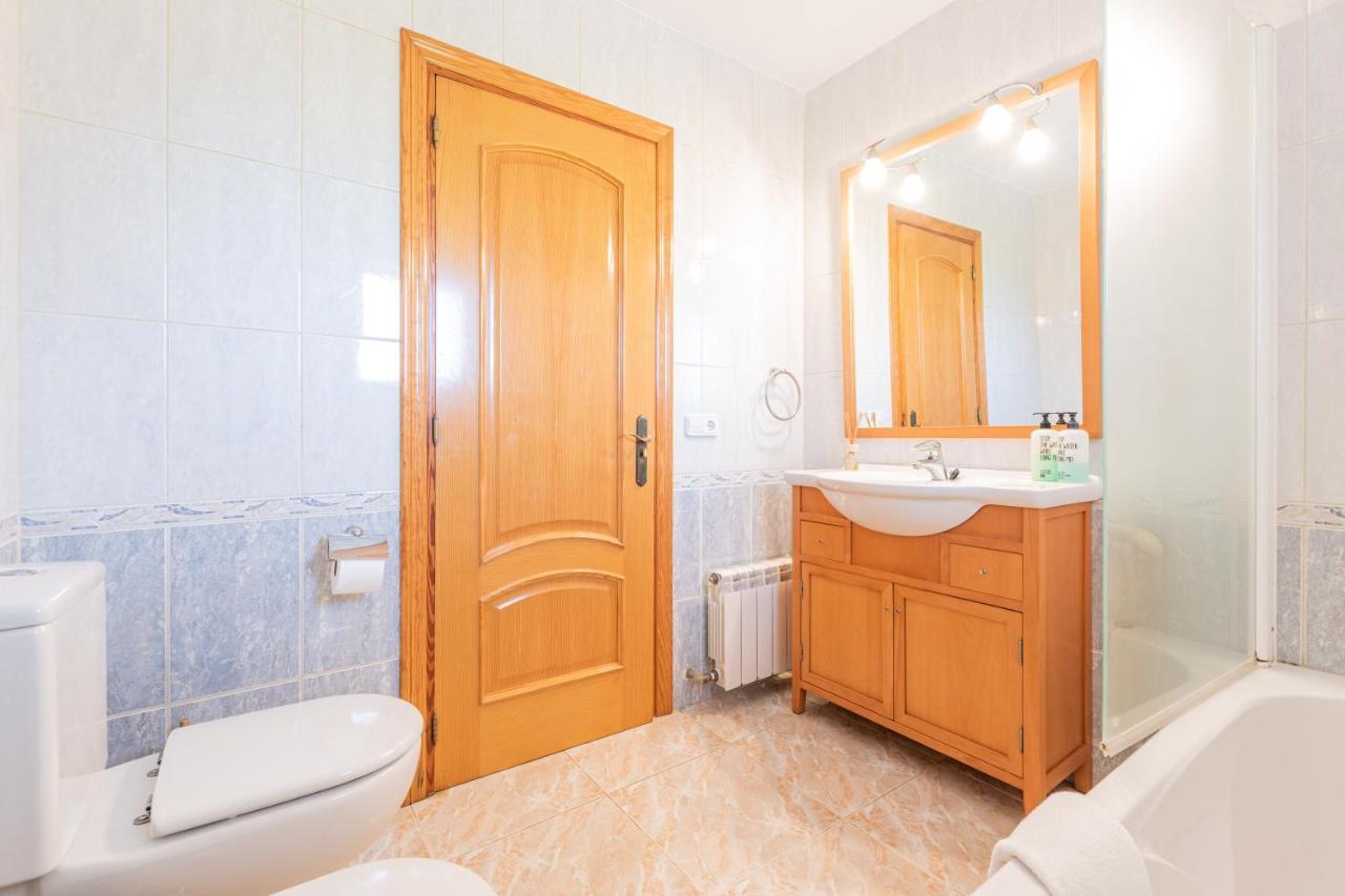 Friends & Family Friendly 5 Bedroom In Jesus Villa Santa Eularia des Riu