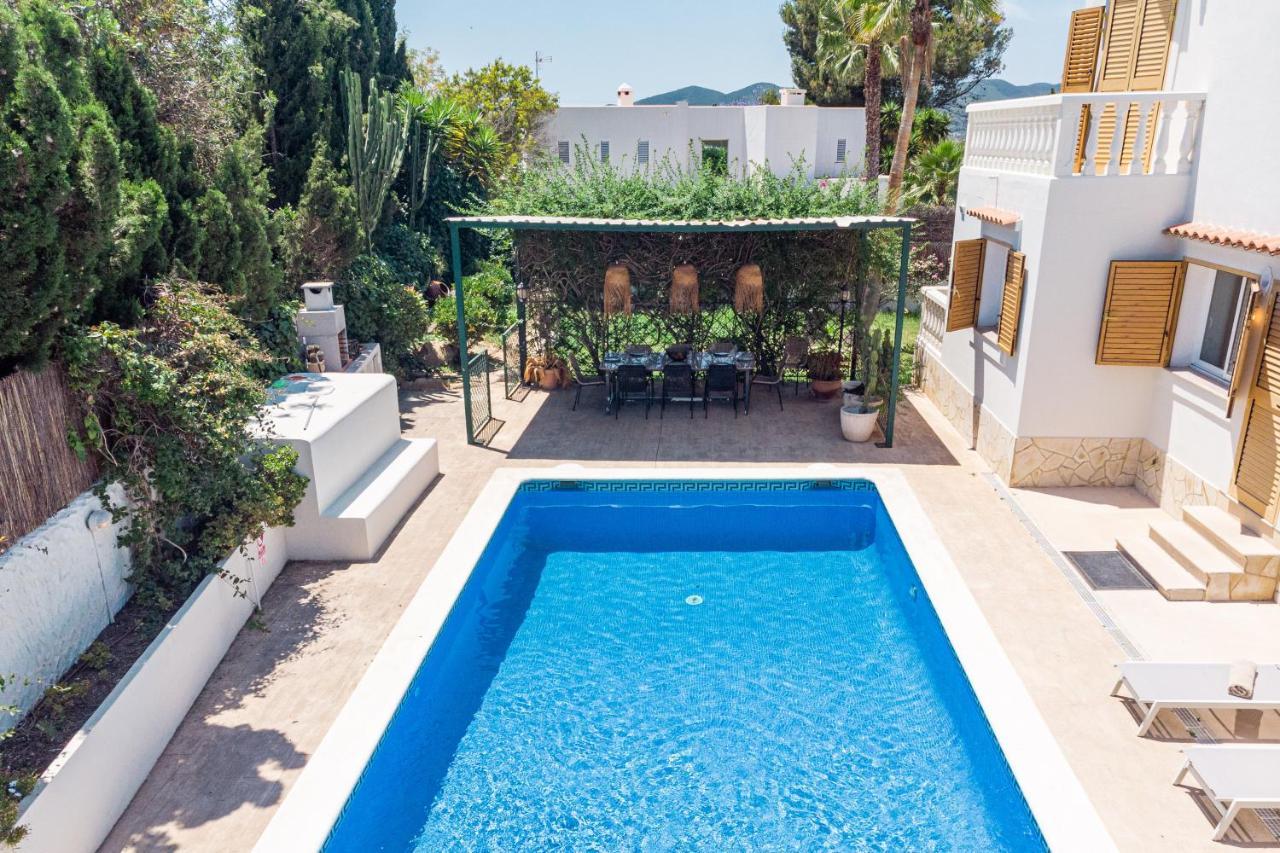 Villa Friends & Family Friendly 5 Bedroom In Jesus Santa Eularia des Riu