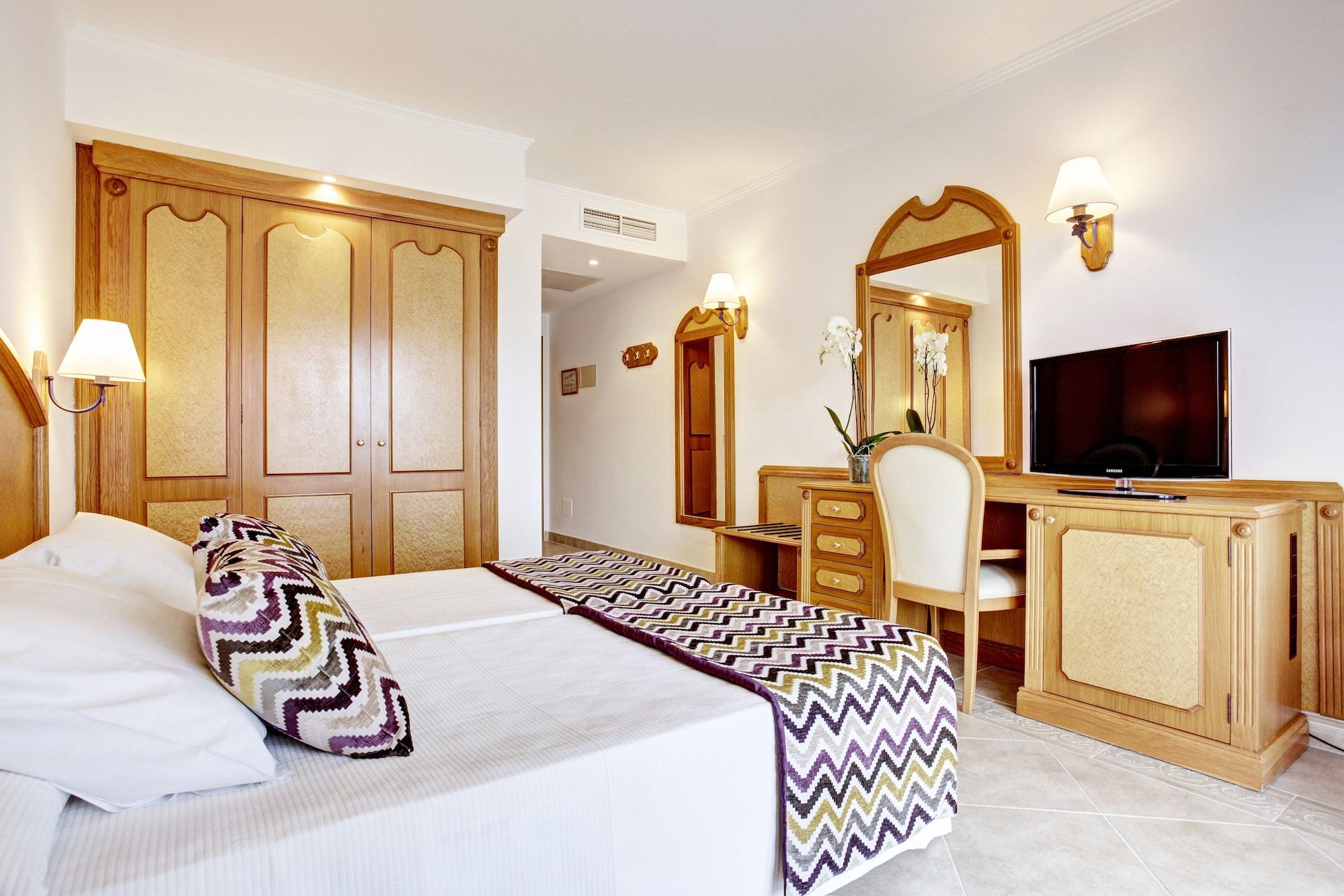 Hotel Grupotel Santa Eularia & - Adults Only
