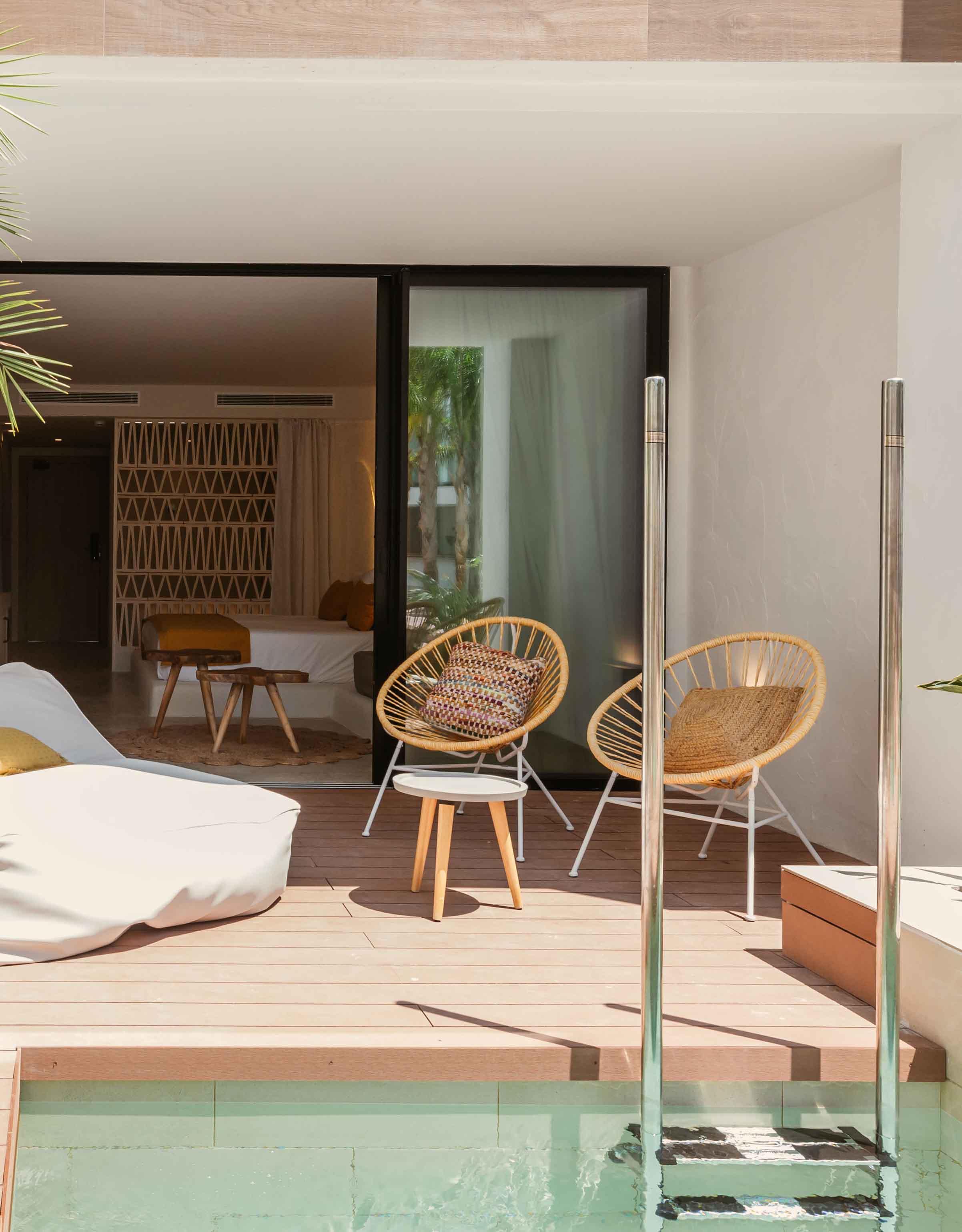 Del Sol * Santa Eulària des Riu
