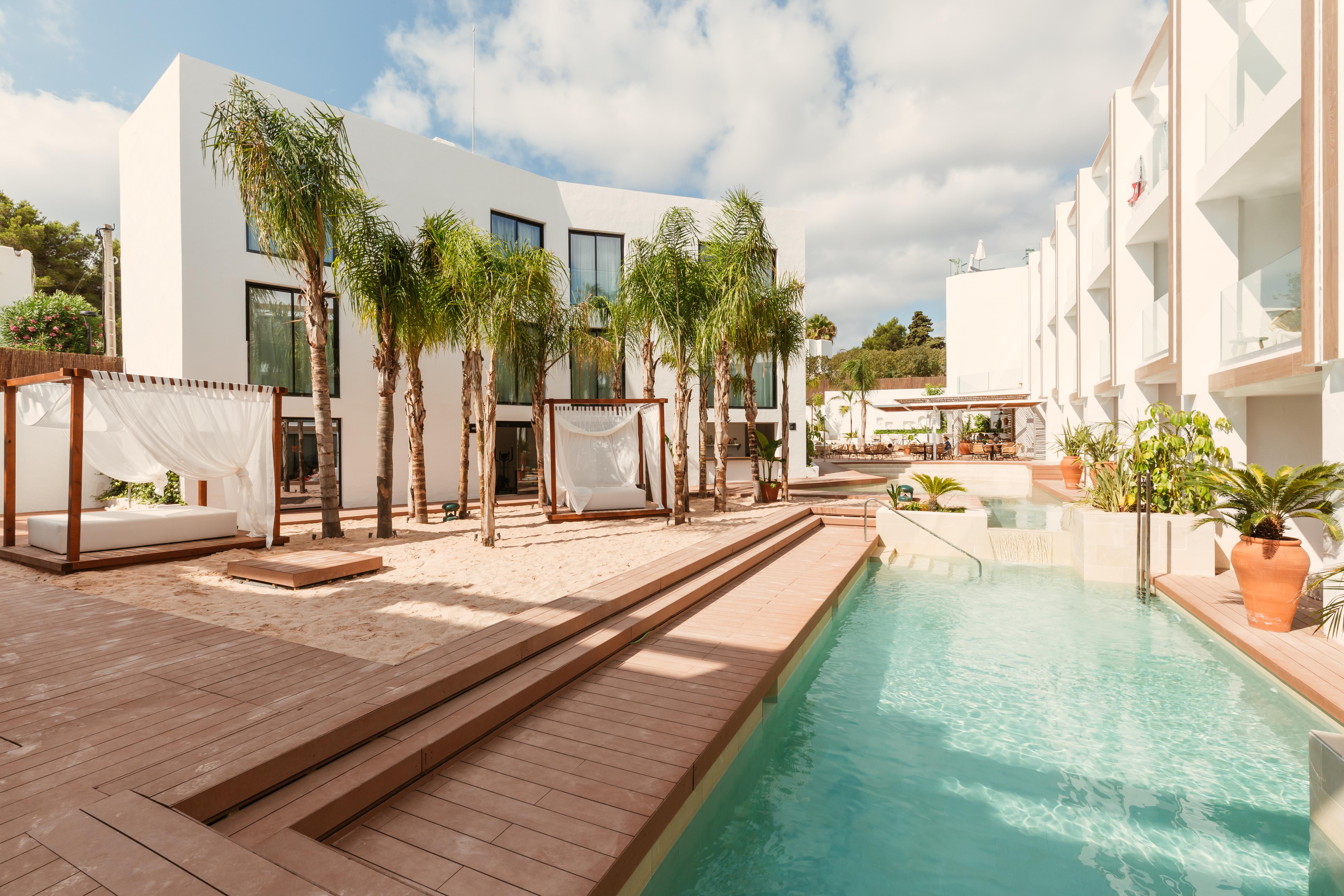 Del Sol Apartment *