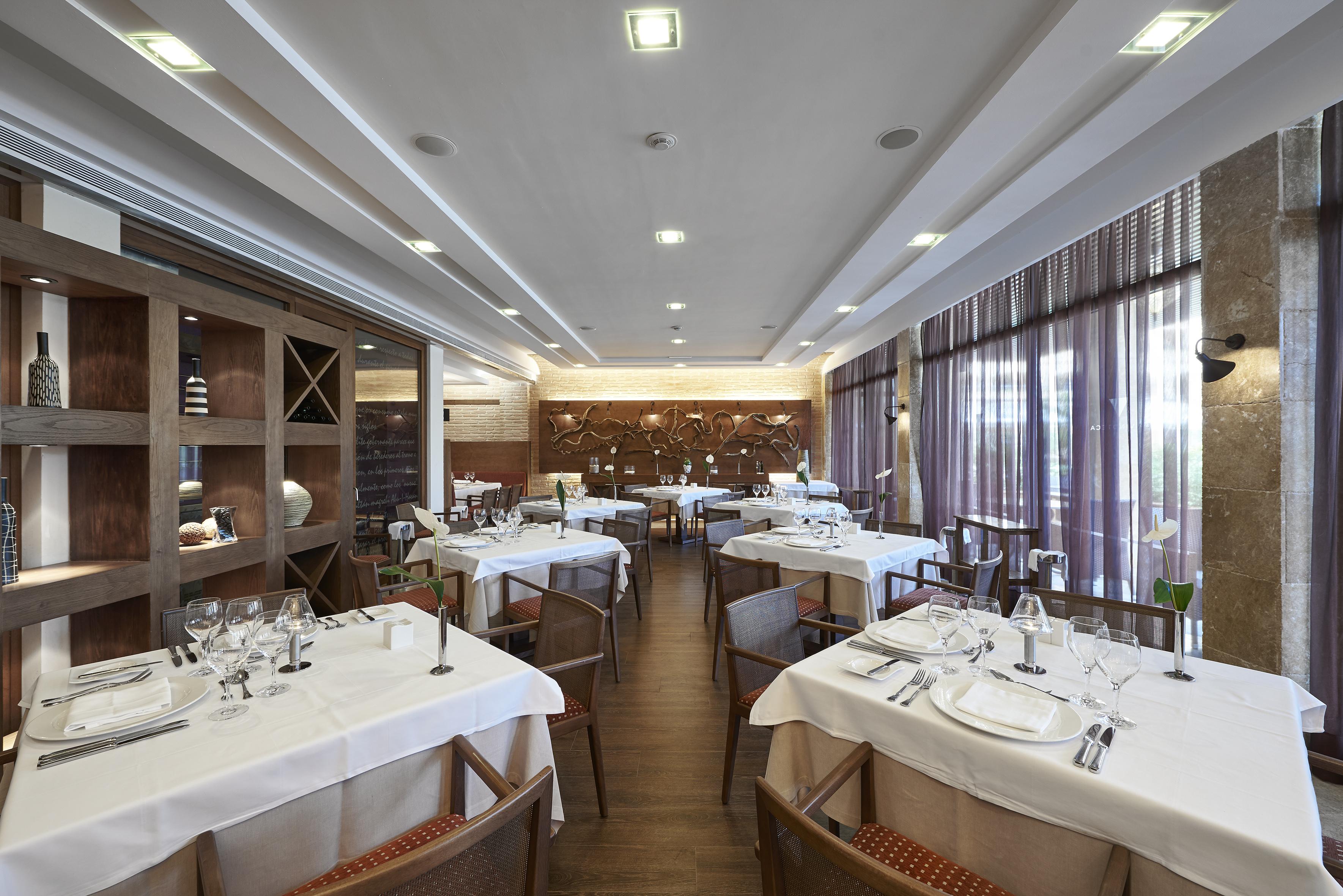 Insotel Fenicia Prestige & Hotel Santa Eularia des Riu