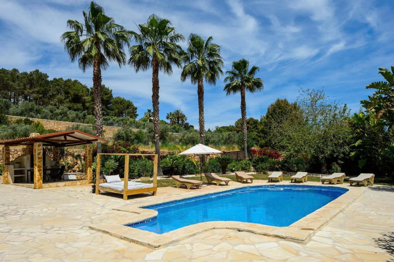 Can Sonrisa - Peaceful And Private With Sea-view And Sport Courts Santa Eularia des Riu