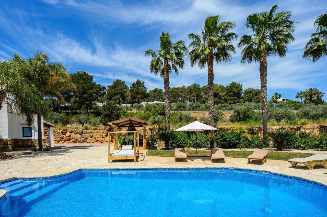 Villa Can Sonrisa - Peaceful And Private With Sea-view And Sport Courts Santa Eularia des Riu