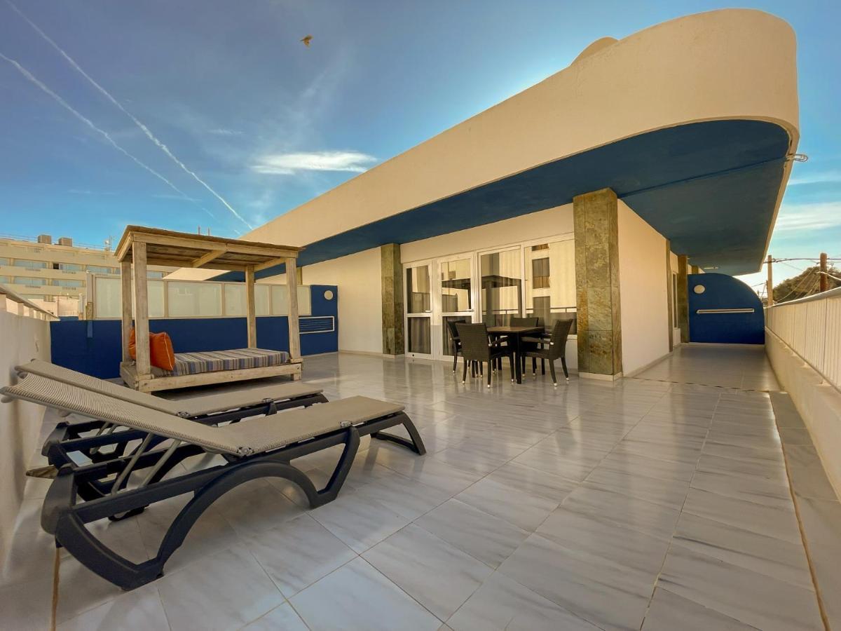 Cel Blau Santa Eularia des Riu