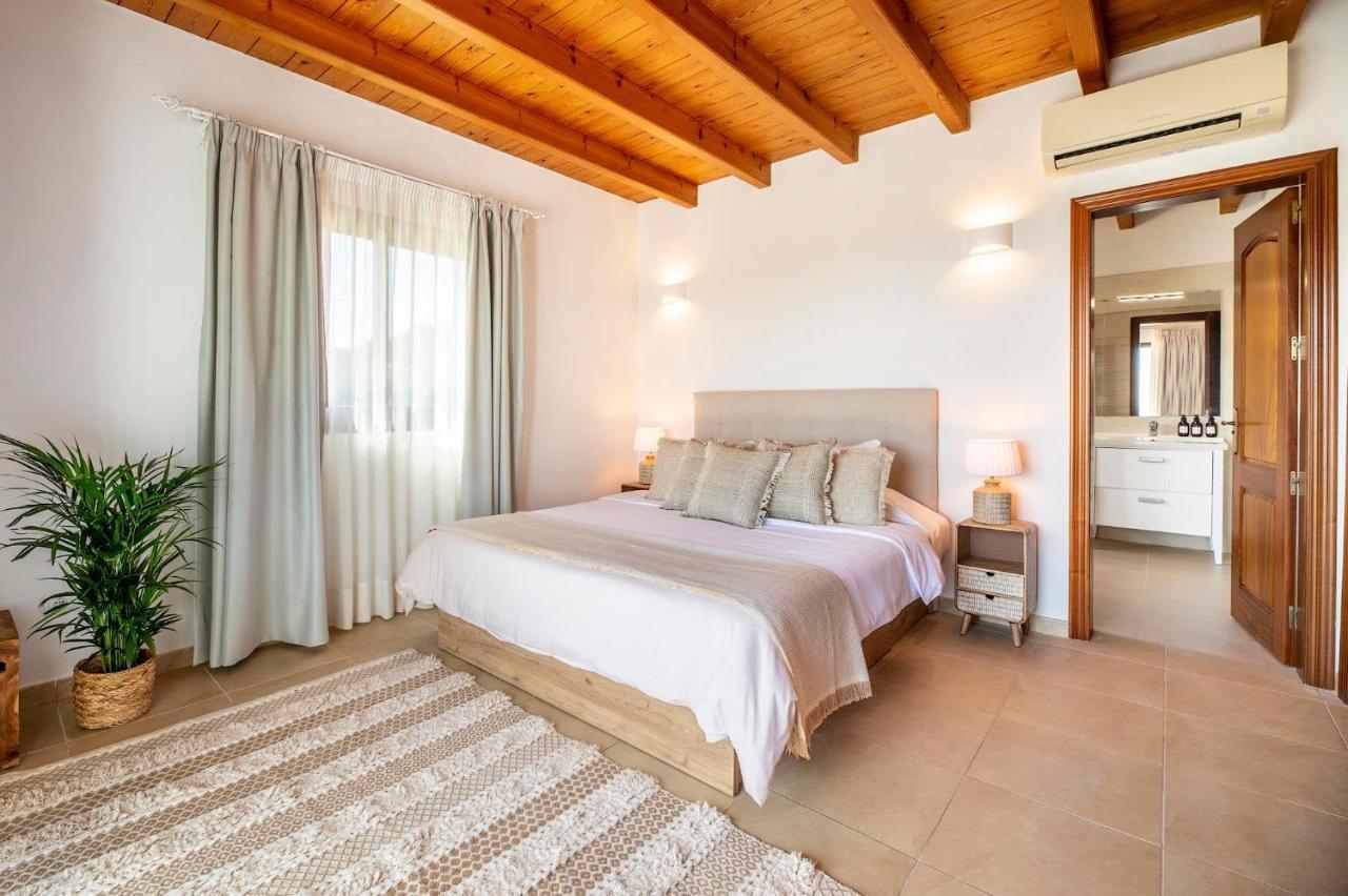 Villa Can Sonrisa - Peaceful And Private With Sea-view And Sport Courts *