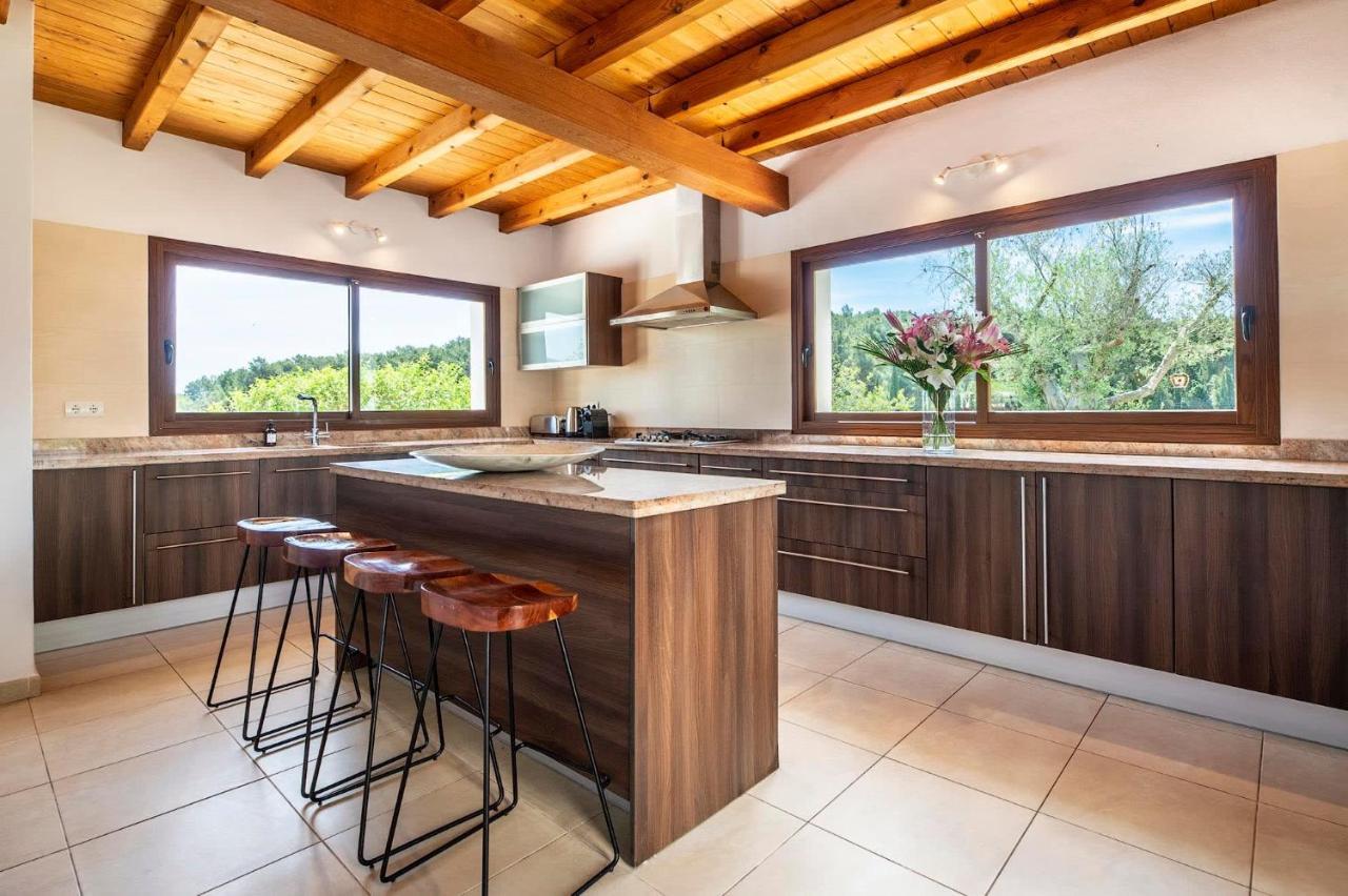 Villa Can Sonrisa - Peaceful And Private With Sea-view And Sport Courts