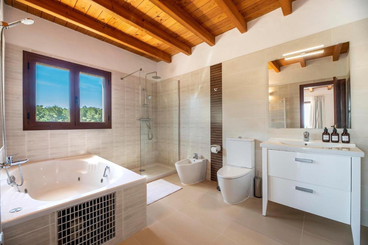 Can Sonrisa - Peaceful And Private With Sea-view And Sport Courts Santa Eularia des Riu