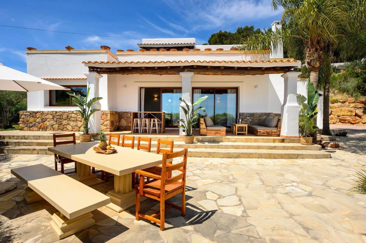 Can Sonrisa - Peaceful And Private With Sea-view And Sport Courts Santa Eularia des Riu