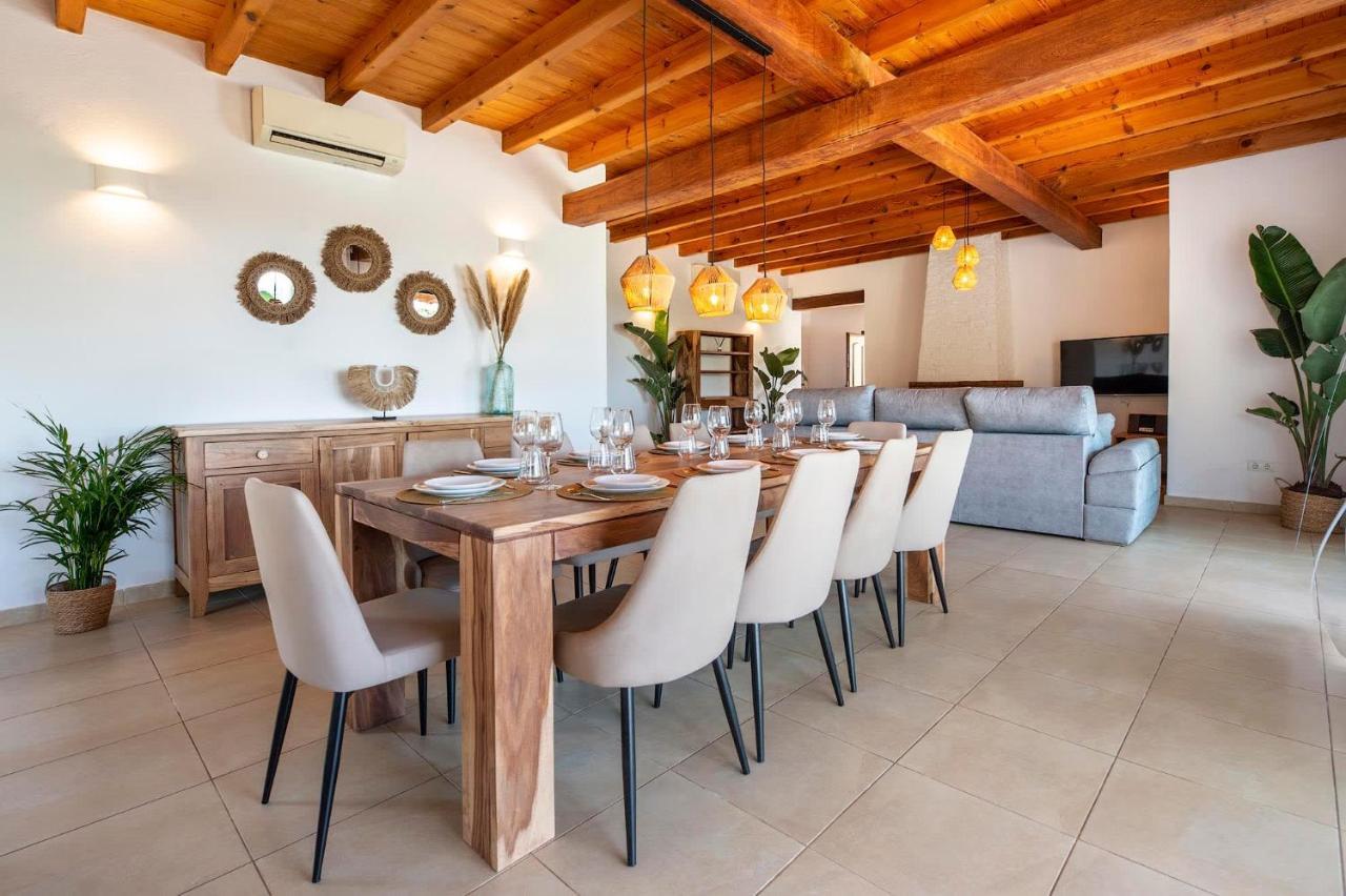 Villa Can Sonrisa - Peaceful And Private With Sea-view And Sport Courts *