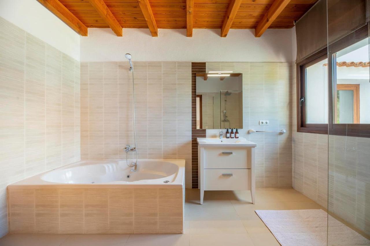 Can Sonrisa - Peaceful And Private With Sea-view And Sport Courts Villa *