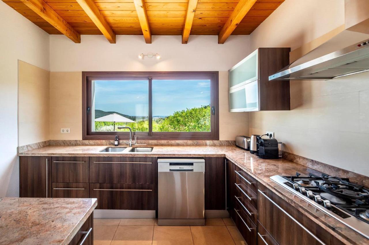 Can Sonrisa - Peaceful And Private With Sea-view And Sport Courts Santa Eularia des Riu