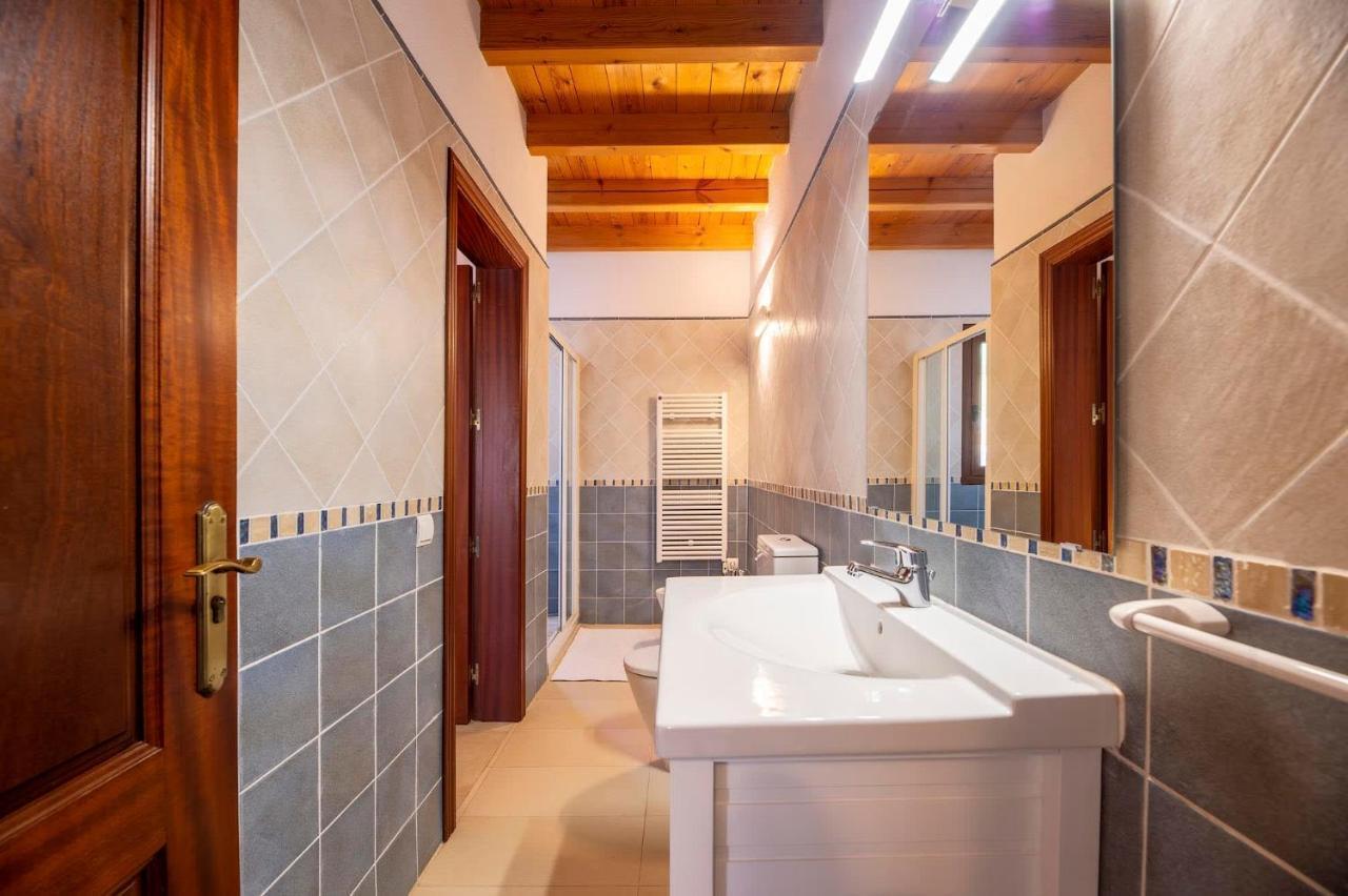 Villa Can Sonrisa - Peaceful And Private With Sea-view And Sport Courts Santa Eulalia del Río